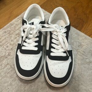 Vintage Havana Kayla sneakers.